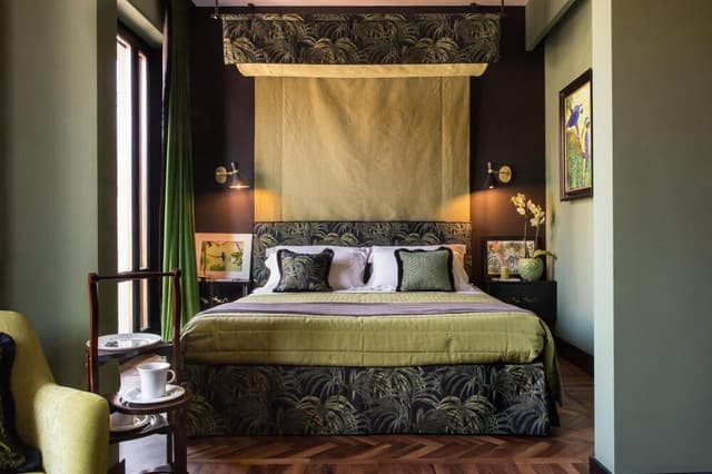 Junior Suite, 1 King Bed, Balcony