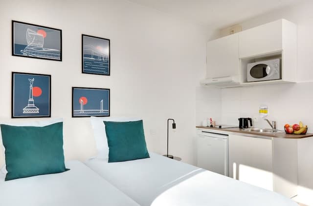 Business Studio, 2 Twin Beds, Kitchenette
