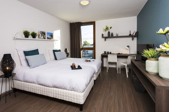 Business Studio, 2 Twin Beds, Kitchenette