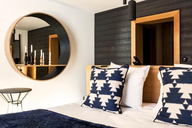 Suite, Slope View