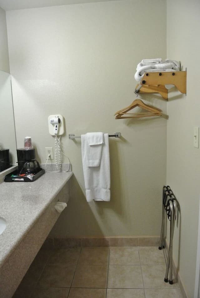 Standard Room, 1 Queen Bed, Non Smoking