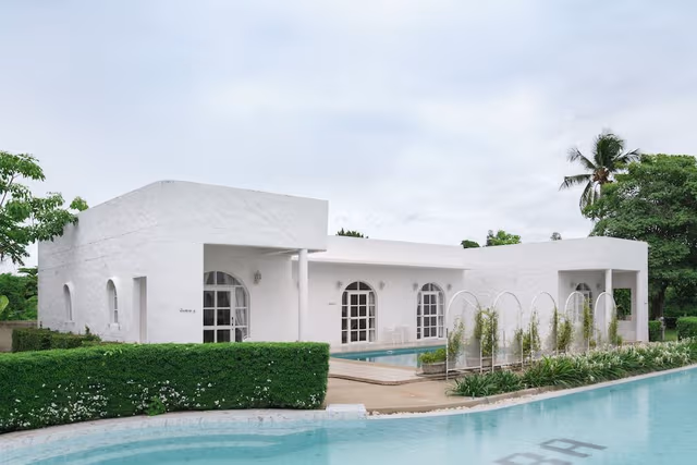 Pool Villa (3 King Beds)