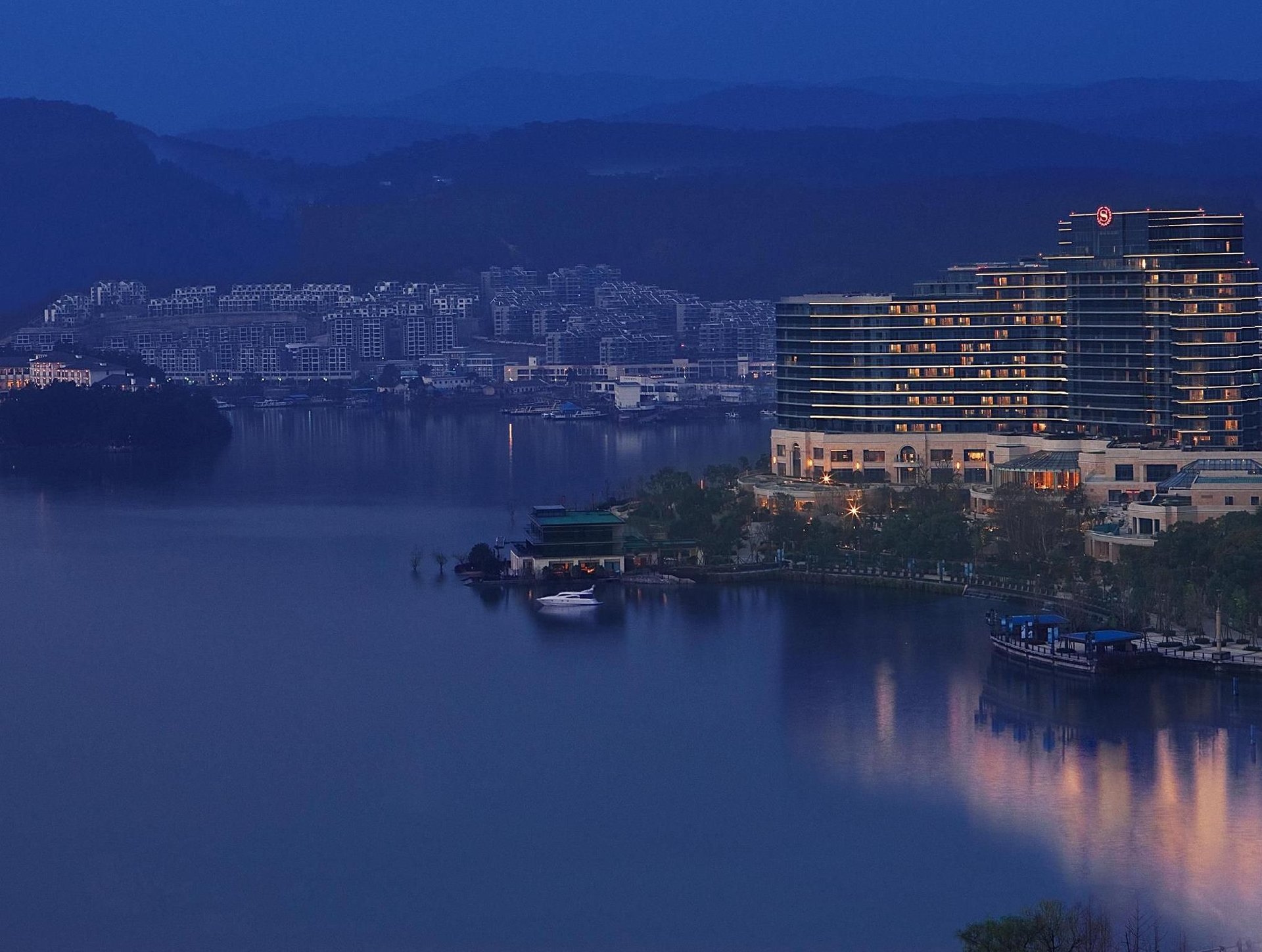 เชอราตัน เฉียนเต่า เลค รีสอร์ท (Sheraton Qiandao Lake Resort)1