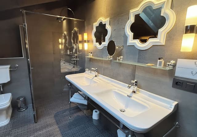 Superior Double or Twin Room, Balcony, Mountain View (Cristal)