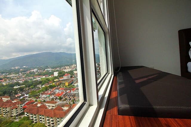One Bedroom Suites (P)