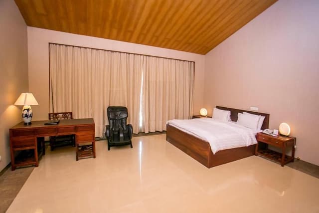 King Suite with Ocean View