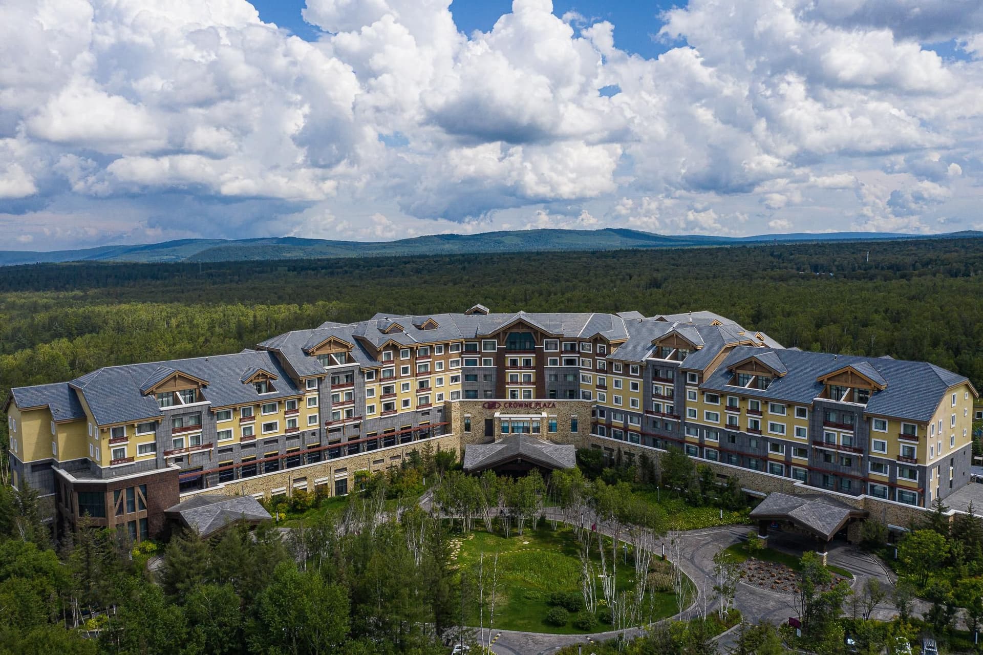 Crowne Plaza Resort Changbaishan Hot Spring Crowne Plaza Resort Changbaishan Hot Spring