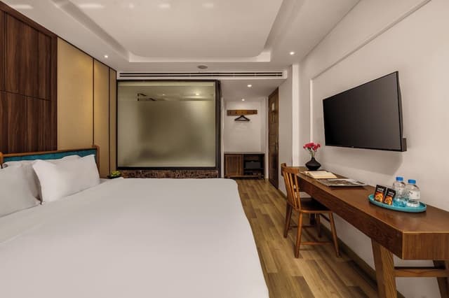 Deluxe Double Room, City View
