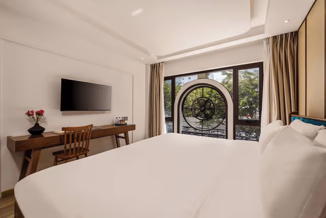 Deluxe Double Room, City View