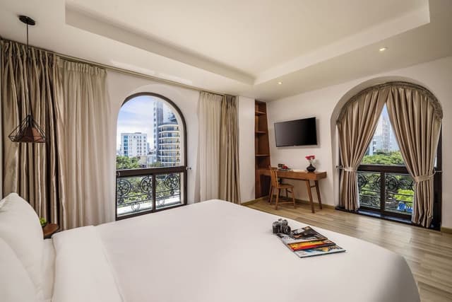 Superior Double Room, City View