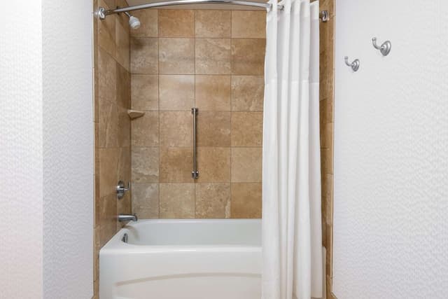 1 KING BED 1BDRM LARGE SUITE NONSMOKING