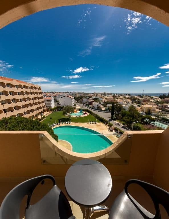 Twin Room with Extra Bed and Sea View (2 Adults + 1 Child)