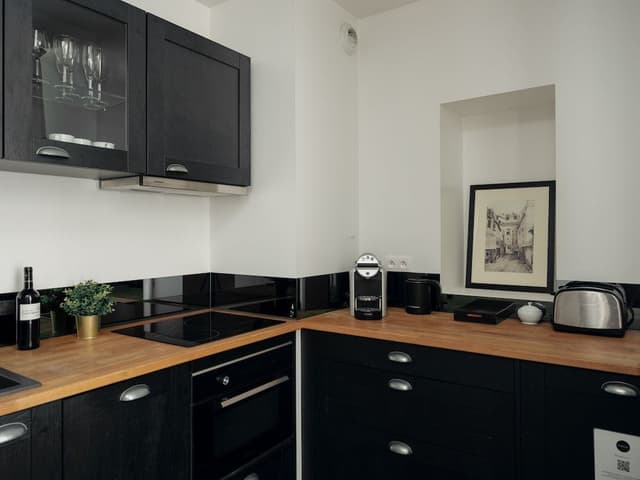Hector - One Bedroom Apartment