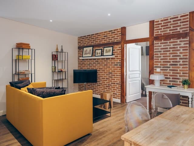 Hector - One Bedroom Apartment