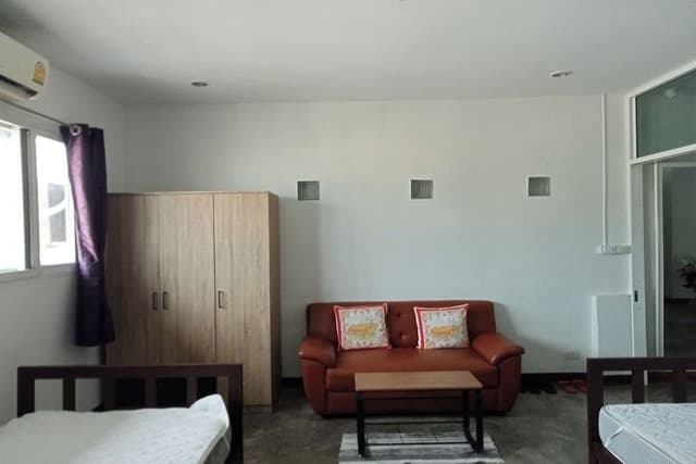 Family Room, Private Bathroom