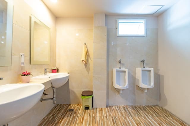 Standard Twin Room with Shared Bathroom
