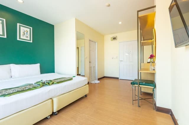 Deluxe Double or Twin Room