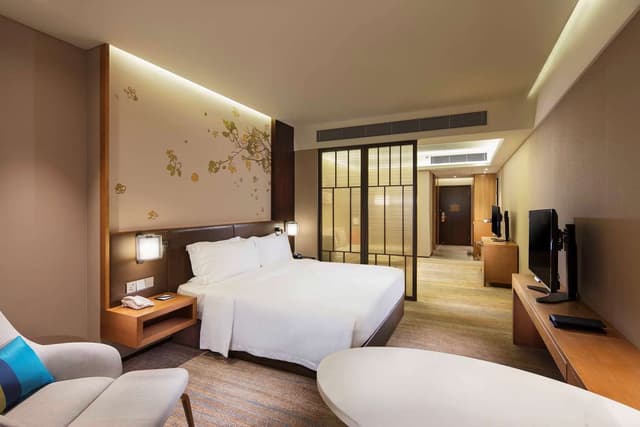 KING DELUXE ROOM