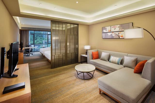 TWIN DELUXE ROOM