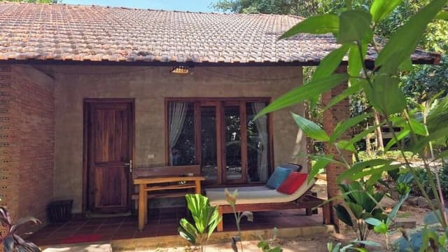 Deluxe Bungalow, Balcony, Courtyard View