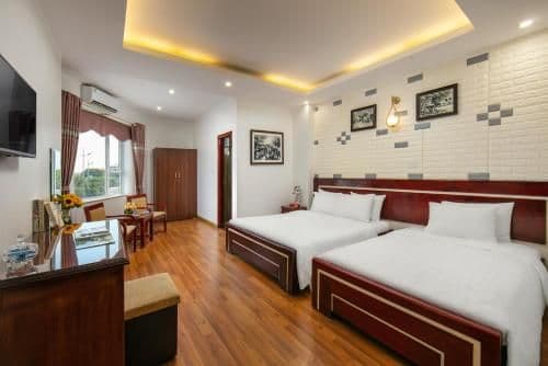 Suite with Mountain View