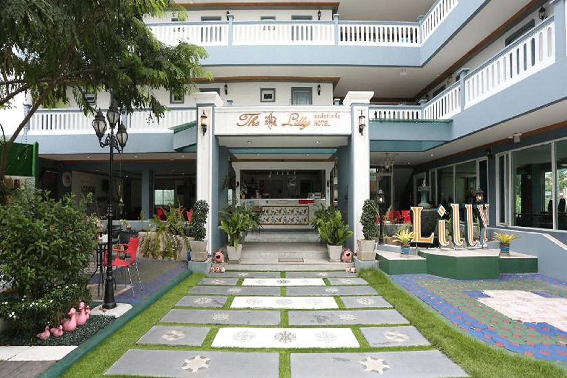 The Lilly Hotel2