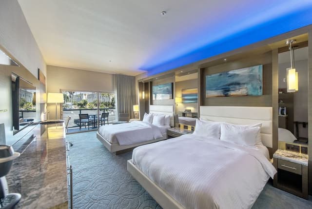 Deluxe Room, 2 Queen Beds, Mobility Accessible