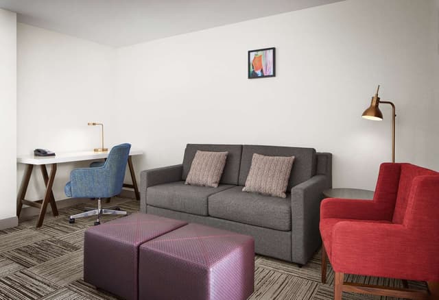 1 KING BED JUNIOR SUITE