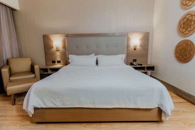 1 KING BED WITH BALCONY