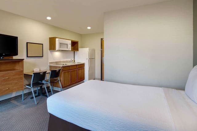 Suite, 1 Queen Bed, Non Smoking