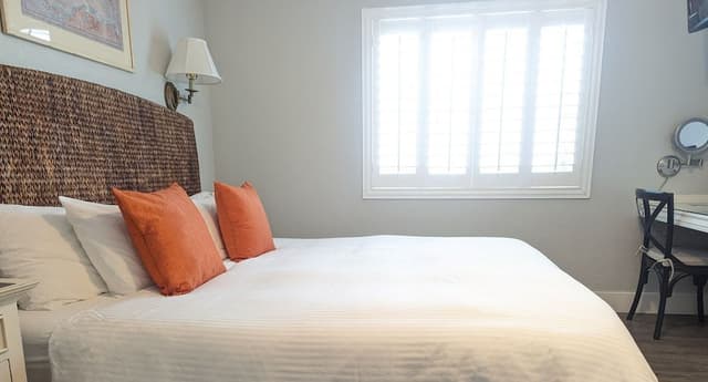 Room (Paradise Island)