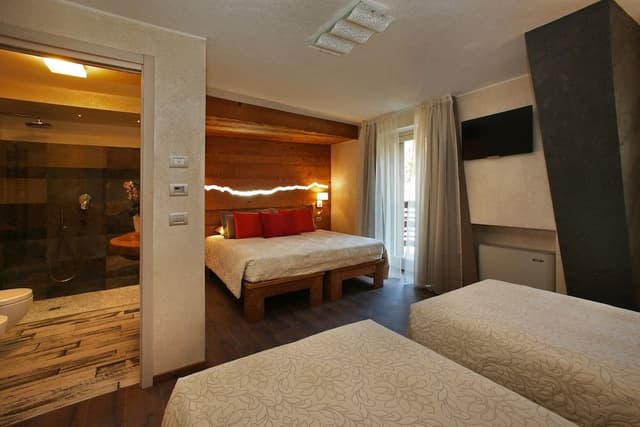 Deluxe Quadruple Room