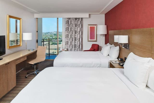 2 DOUBLE BEDS EXECUTIVE FLOOR