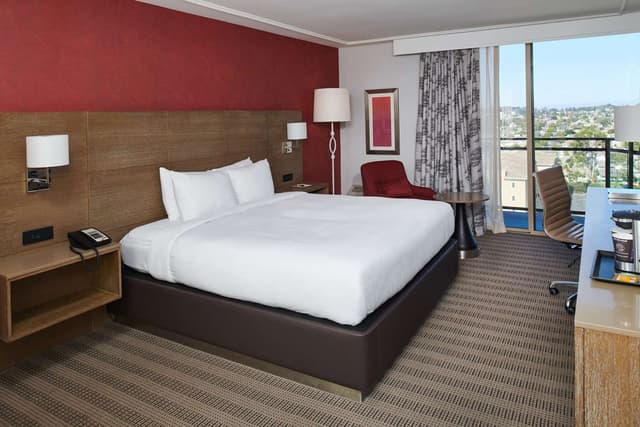 1 KING BED EXECUTIVE FLOOR