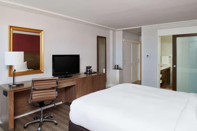 1 KING BED EXECUTIVE FLOOR