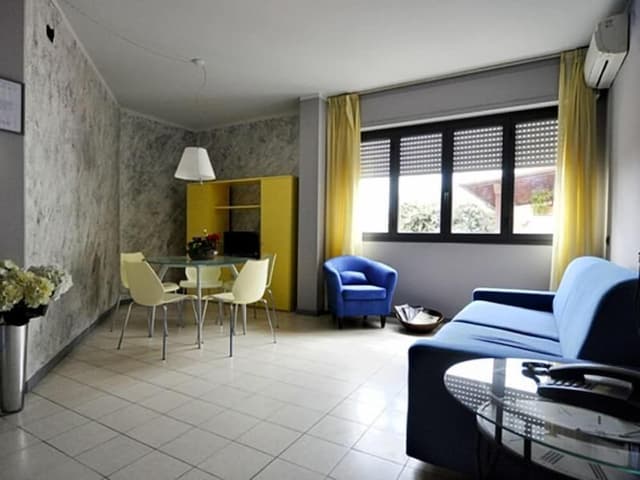 Deluxe Apartment