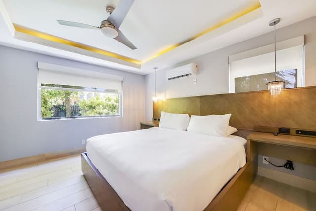 Standard Room, 1 King Bed (Self check-in)