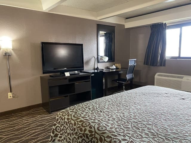 Signature Suite, 1 King Bed, Non Smoking