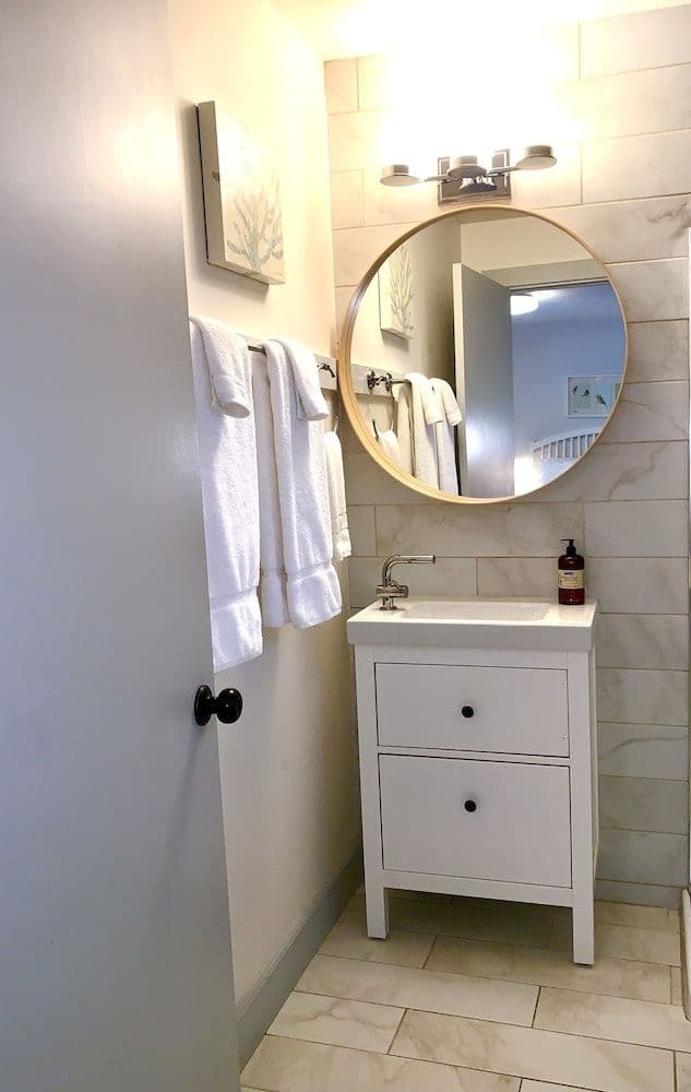 Deluxe Studio Suite, 1 King Bed, Kitchen, Ground Floor