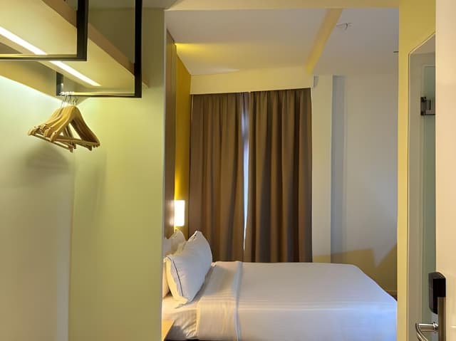 Deluxe Queen Room