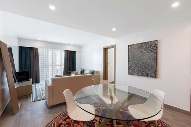 1 BEDROOM SUITE-QN BED-LIVING RM W/ SOFA BED