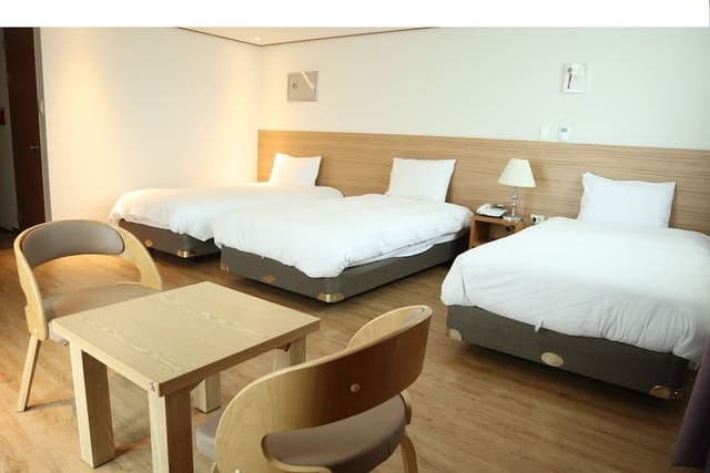 Grand Triple Room