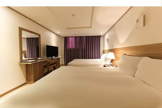 Junior Quadruple Room, 2 Double Beds