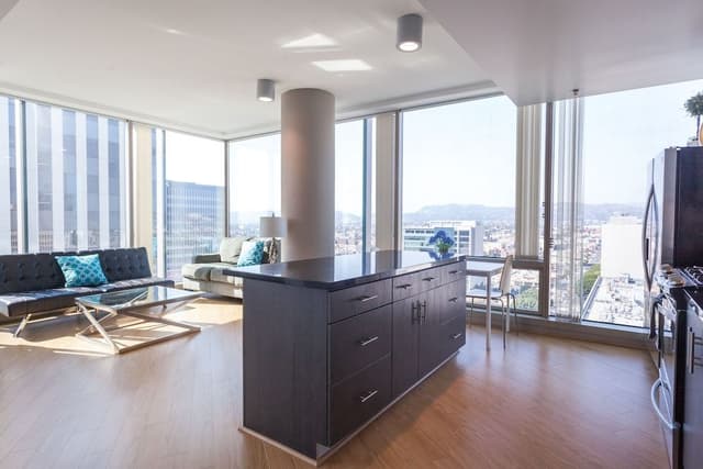 2 Bedroom Hollywood View #16 (with air mattress on request)