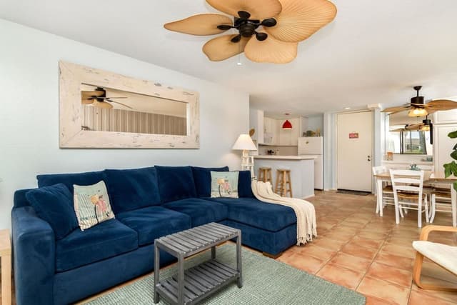 House, 1 King Bed with Sofa bed (Paradise Found)