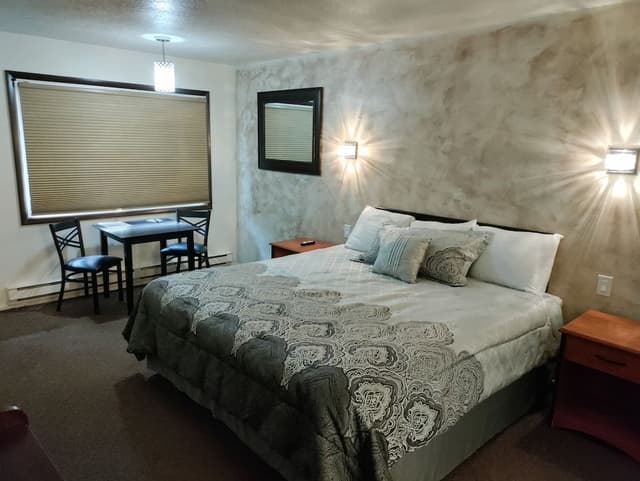 Room, 1 King Bed, Non Smoking