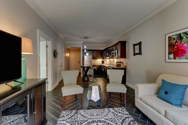 Regal mid-King Suite
