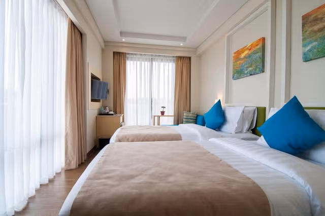 Corner Classic Twin with Free Shuttle to D'Mall - Room Only