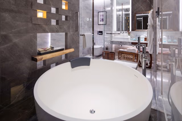 Executive King Size Bed Room