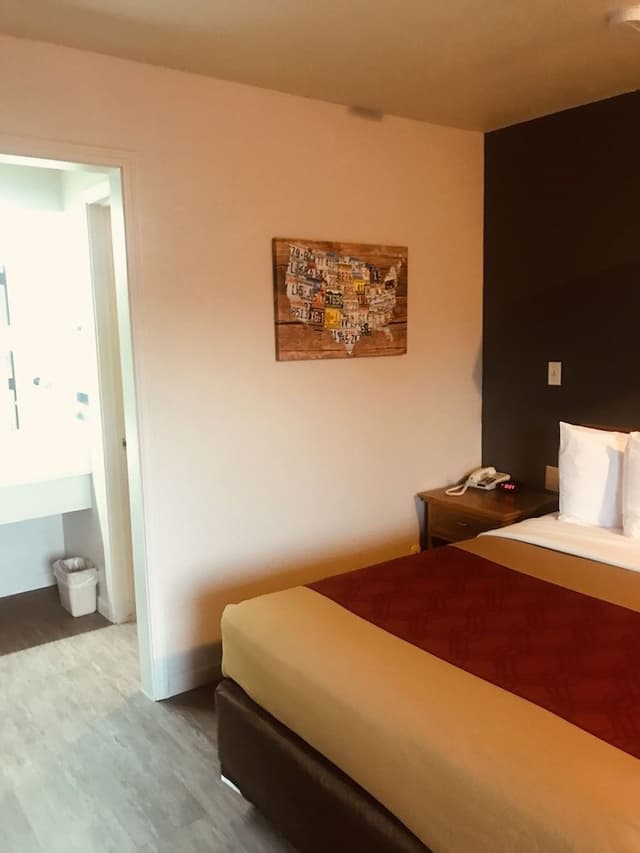 Standard Room, 1 Queen Bed, Non Smoking